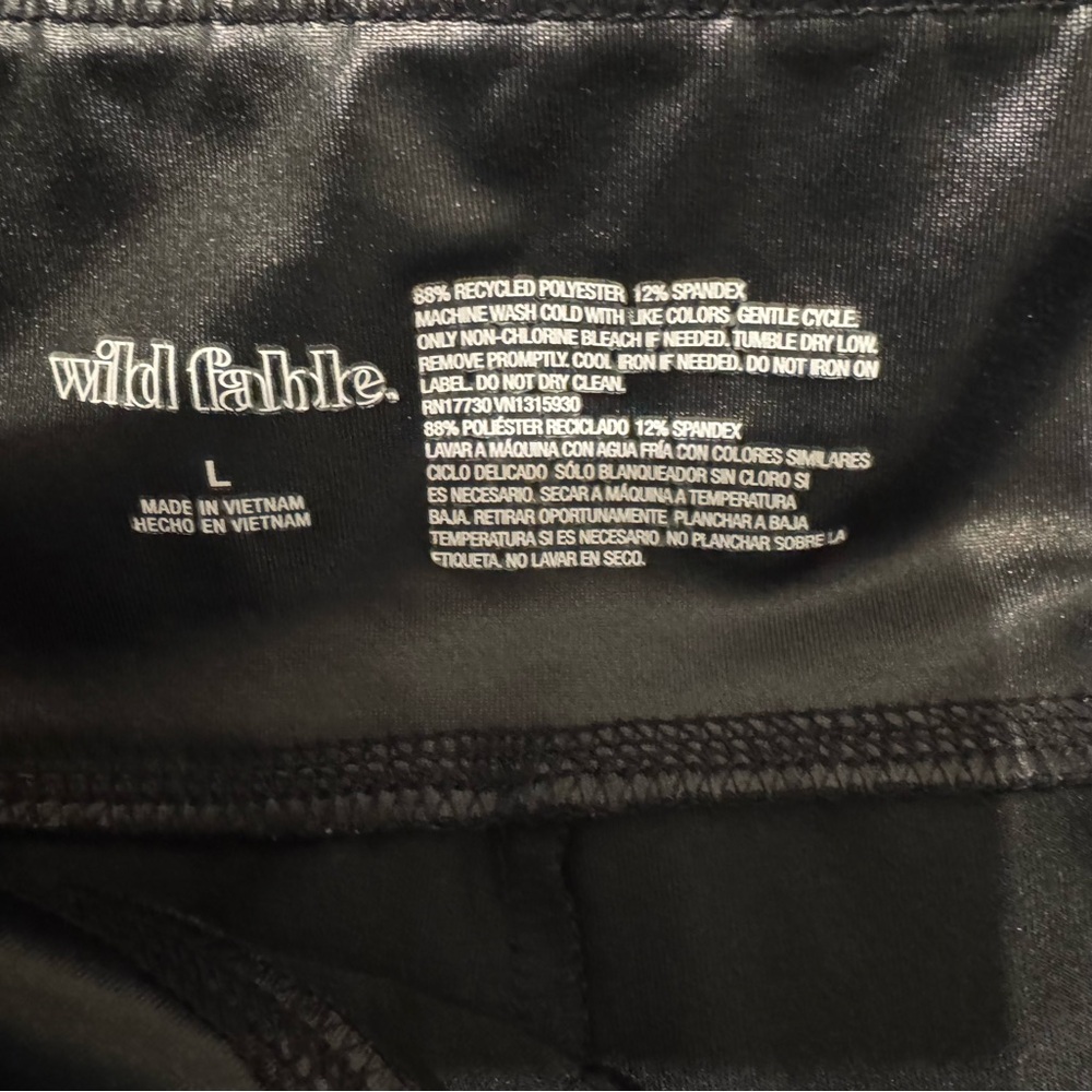 Wild Fable Shiny Black Leggings Women’s Large Leather-Look - Picture 3 of 4